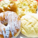 ブレッドファクトリー - クリームチーズ入りのクルミパンと…