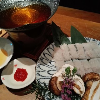 You can enjoy first-class creative Japanese-style meal in a relaxing Japanese-style space.