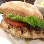 Giovanni Pastrami - はみ出すチキン