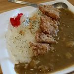 Ishokuya Kadota - メニューは税抜き価格なのでカツカレーは９５０円。美味しいけどコスパ的には‥‥