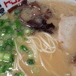 豚骨食堂 - 豚骨ラーメン500円／平成28年7月