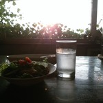 Lamp - １８時３０分頃。まだ日差し強かったです。