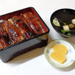 うな重と肝吸い