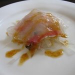カレー風味 すずき - 前菜（真鯛のカルパッチョ）