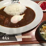 炭火焼肉たむらのお肉が入ったカレー屋さん - 温玉カレー