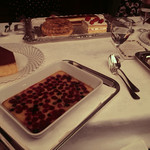 マダム・トキ - ワゴンデセール．すごい数のデザート！！