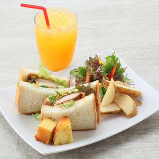 三びきの子ぶた_0