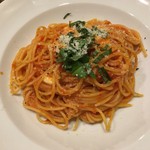 イタリア料理 ロカレ - モッツアレラ・バジル・トマトソースのパスタ