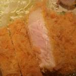とんかつ いわい - ロースカツ断面。
