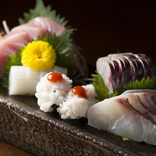 A variety of fresh fish carefully selected by connoisseurs