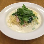 ポポラマーマ - ほうれん草とベーコンのクリームソース大盛り