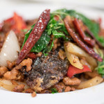 バーン・タム - 2016.8 カイヨーマーガパオ（1,200円）ピータンのバジル炒め