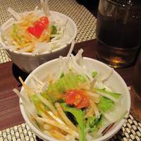 旬菜ステーキ処 らいむらいと - サラダ。お箸で食べやすい。