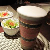 旬菜ステーキ処 らいむらいと - ランチビールも陶器の器だと高級感あり？