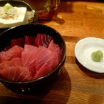 串もん利げん - マグロ丼（2016/08時点、裏メニュー）＋冷奴