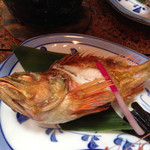 ビーチホテル竹清 - あらかぶ【カサゴ】の塩焼き