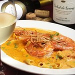 h OSTERIA Baccano - 赤海老ののトマトクリームソースフェットチーネ