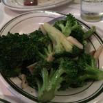 Wolfgang's Steakhouse by Wolfgang Zwiener - スチームドブロッコリー