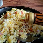 ゆうき - 味付けは薄めなので卓上のソースをたっぷり^^