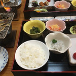 ホテル高砂 - 朝食は一人ずつ
左はちっこい干物
炙ります♫