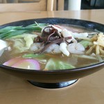 みどり屋 - でっかい丼にいっぱいです。