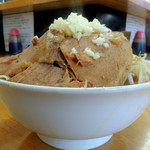 マキシマムザラーメン 初代 極 - 2016年7月10日(日)　ラーメンプチ(ニンニク有)太麺680円