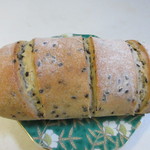 ホルン - 料理写真:黒ゴマお米パン280円。