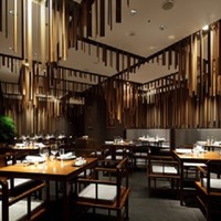 華都飯店 OsakaMetro本町ビル店 - 店内設計：隅 研吾　　森をイメージ。