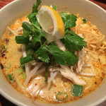 カオソイ (カレーラーメン)980円