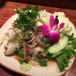 ラープ・タレー (海鮮のスパイシーハーブ和え)950円 