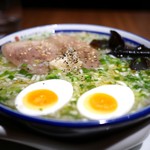 きぞう - 牛タンねぎ塩ラーメン　タン増し玉子