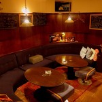 Red Chair - ソファー席