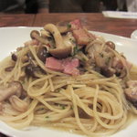 Vin Sereno - 木の子ベーコンのスパゲッティ