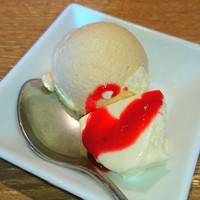 六本木焼肉　Kintan - ｱｲｽｸﾘｰﾑとﾚｱﾁｰｽﾞ♥
                ﾗﾝﾁｾｯﾄのﾃﾞｻﾞｰﾄ♥
                (⌒0⌒)／~~