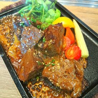 六本木焼肉　Kintan - 牛ほほ肉の煮込み♥♥
                WEEKLY MENU
                (о´∀`о)ノ