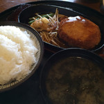 居食や 一本道 - ハンバーグ&チキン定食