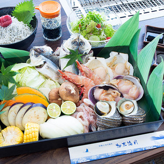 Carefully selected by the chef of a long-established Ryokan! Seafood from nearby seas!