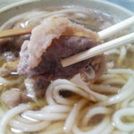 尾山町末廣亭 - 肉うどんの「肉」は牛バラ