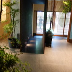 丸新 - ウェイティングコーナー