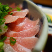 丸新 - 豪快にトロ