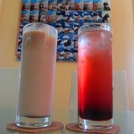 カフェ&バー キュー - カフェオレアイス＆イタリアンソーダカシス