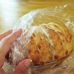 パン家アストレア - 【2016.7.29】天然酵母チーズブレッド(300円)