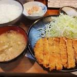 とんかつ定食\700(16-07)
