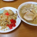 富味苑 - 2016年8月　ラーメン焼きめし（850円）