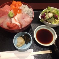 旬鮮魚菜 くじら - 海鮮丼(大盛)【料理】 