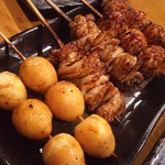 炭火串焼 初代バッジョ - 玉子、皮、つくね