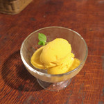 ヴァカンツァ - マンゴーのジェラート