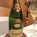 ヴィーノ・デッラ・パーチェ - 泡物　スプマンテ　フェッラーリ