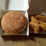 マクドナルド - クォーターパウンダーチーズとチキンマックナゲット