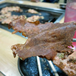 okonomiuyakiitou - でっかい焦げ煎餅、いただきます